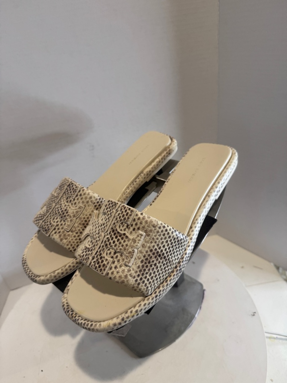 Tory Burch Women's Sandals 1555386 size 7.5 Brand New